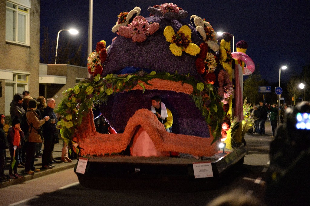 ../Images/Bloemencorso Noordwijkerhout 283.jpg